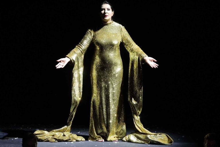 Maria Callas vs Marina Abramovic: l’opera-performance dell’artista serba al San Carlo di Napoli